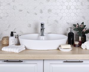 HEXAGON SMALL CARRARA MATT 51X59